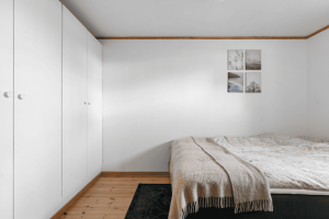 Small Space Extensions